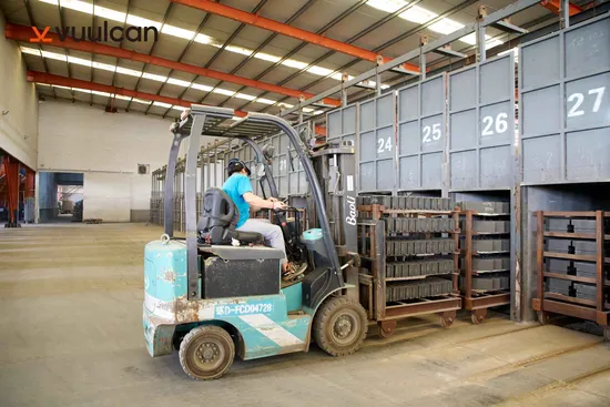 Furnace Monolithic Refractory Sic Castable Steel Casting Iron Ladle Silicon Carbide Castable for Kiln Lining 